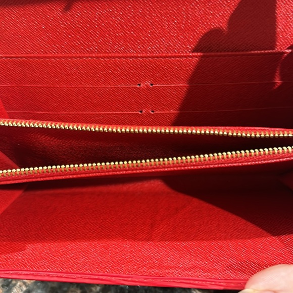 Authentic Louis Vuitton red Epi leather Sarah wallet - Picture 3 of 9